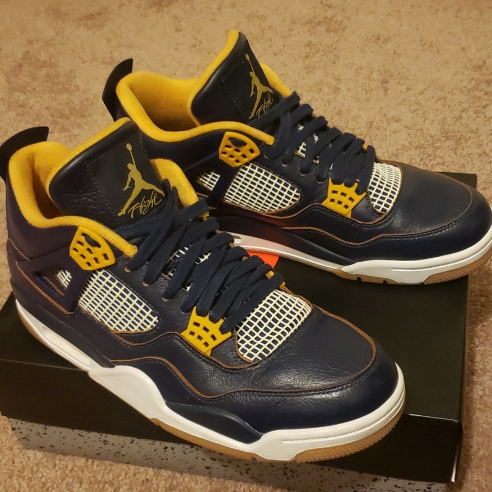 Jordan 4 dunk from above